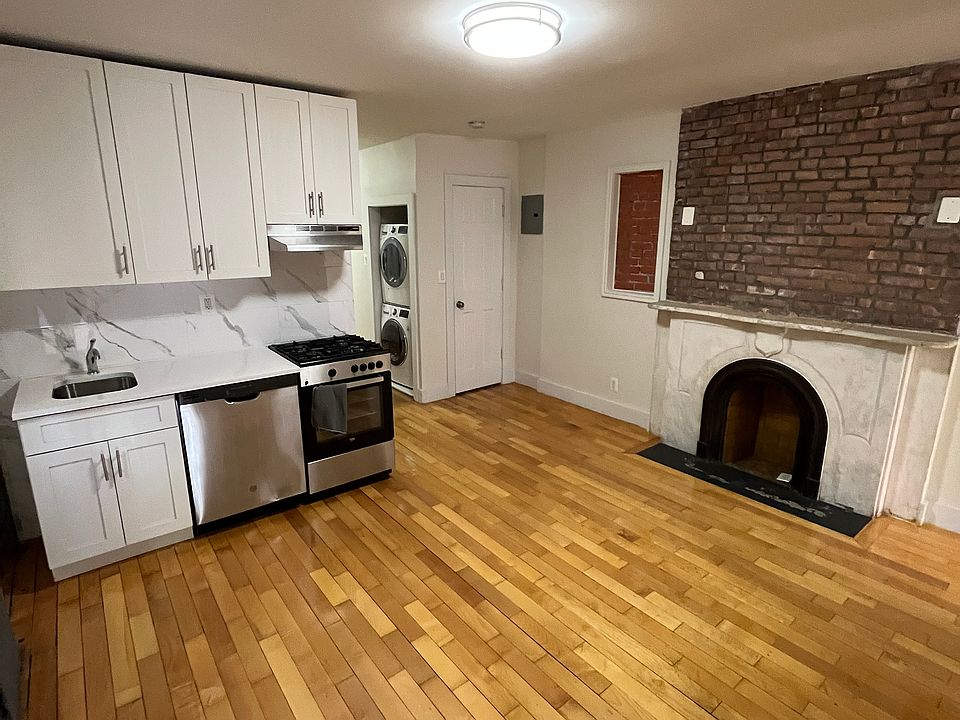 1st image of 449 W 51st St APT 1R