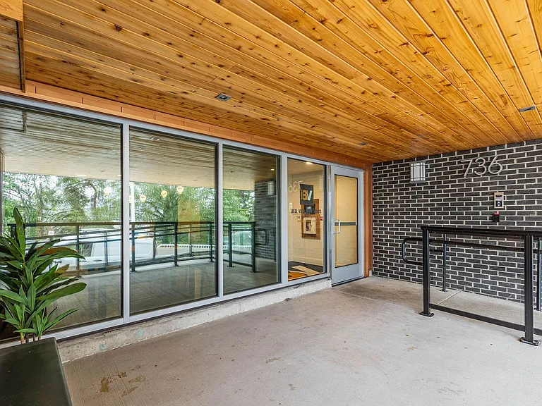 Bell View Apartments — Photo 78