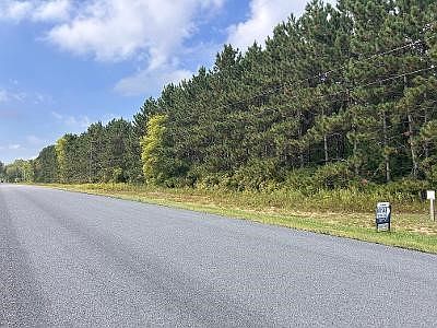 3rd image of XX 770th Avenue