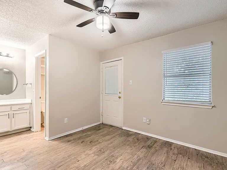 5609 Cougar Dr — Photo 22