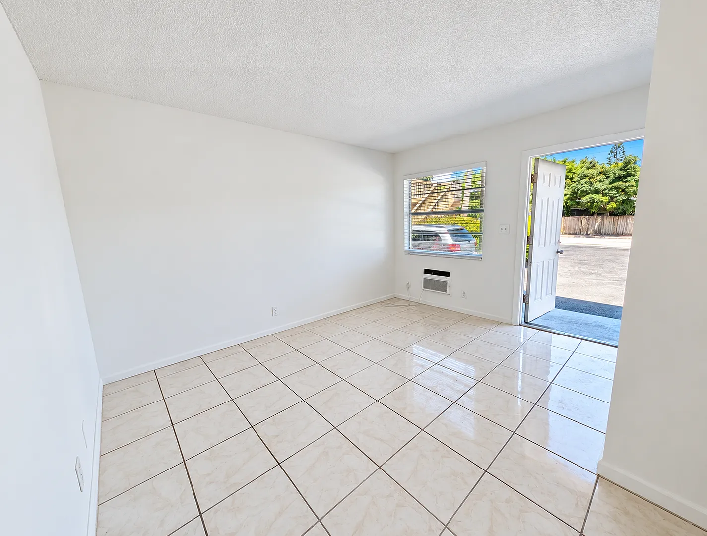 1001 S M ST — Photo 3