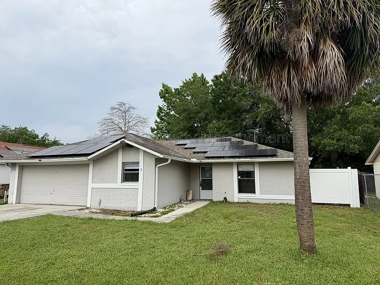 7 Dorset Dr — Photo 1
