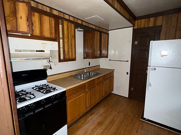 2nd image of 522 E Garfield Ave
