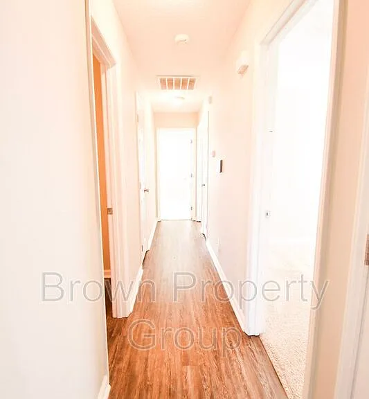 411 Northwoods Dr — Photo 10