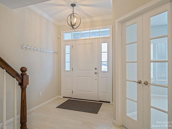 5th image of 2713 S Spurway Dr