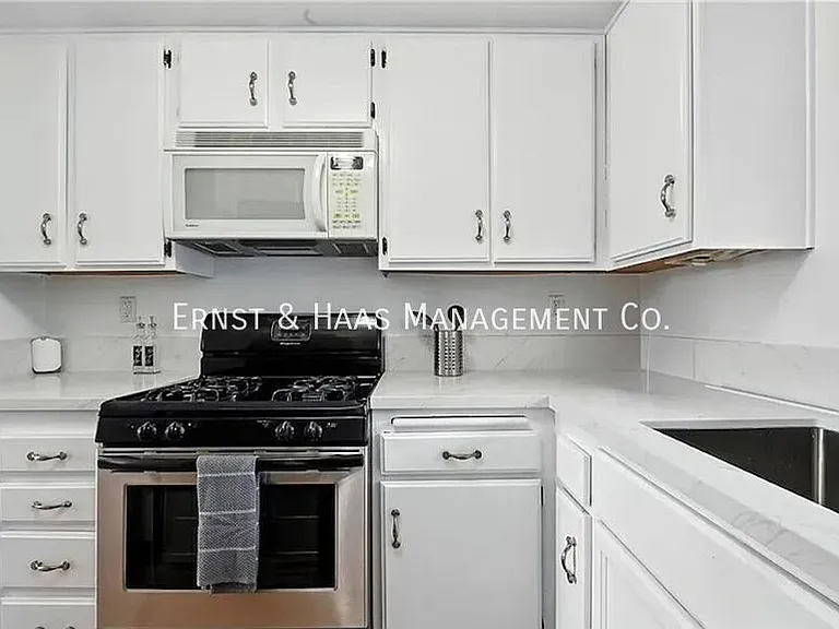 955 E 3rd St #304 — Photo 6