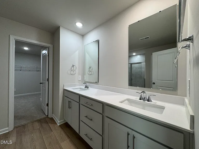 101 Klamath Dr — Photo 33