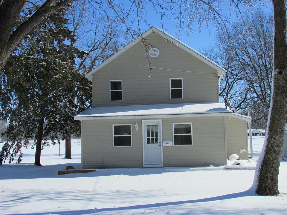1st image of 813 Taft St S