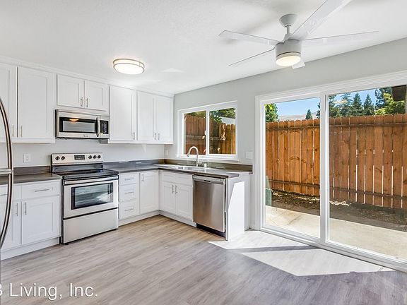 2nd image of 300 Franciscan Ct APT 07