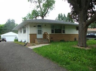 2119 S Ave E, North Saint Paul, MN 55109