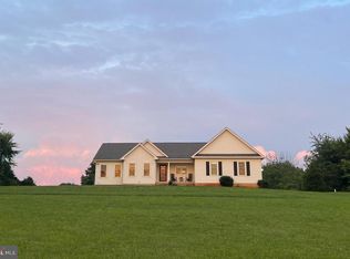 6784 Beach Rd, Warrenton, VA 20187