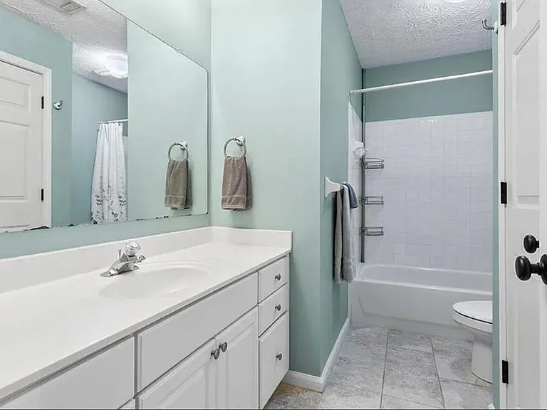 4015 Delamar Dr — Photo 22
