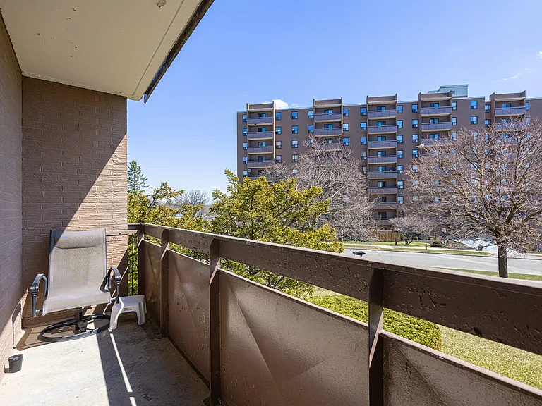 27 Vanier Dr — Photo 6