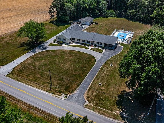 4th image of 4400 Hacks Neck Rd