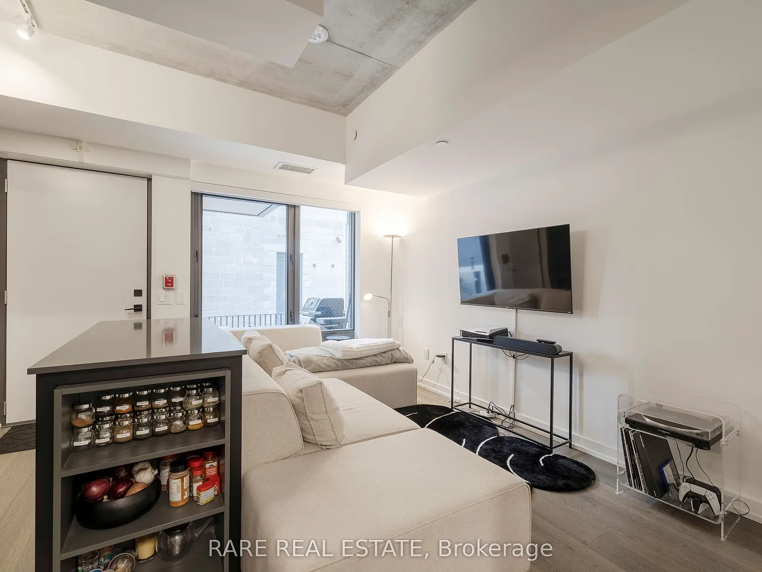 4 bed, $3,150 — Photo 3