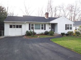 28 Lexington Rd, Longmeadow, MA 01106