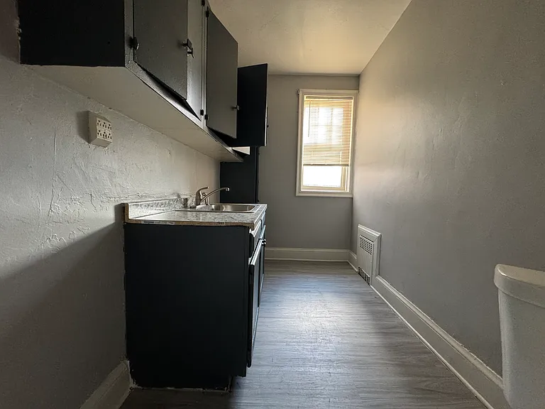 84-7C Forest St #7C — Photo 5