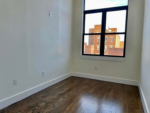 5th image of 59 Graham Ave #4C