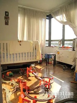 Rented by Manhattan Connection | media 52