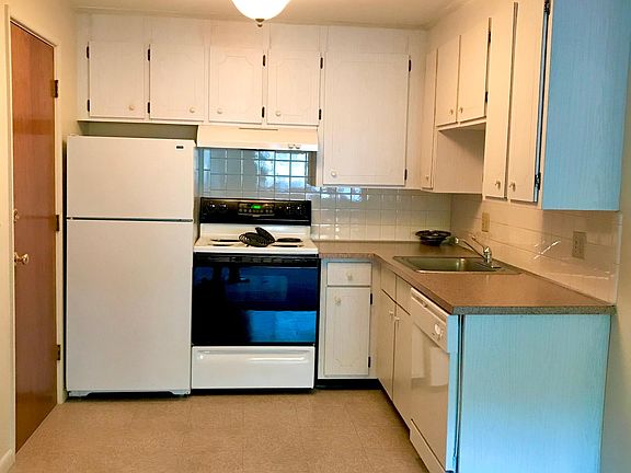 2nd image of 89 Lexington St APT 35