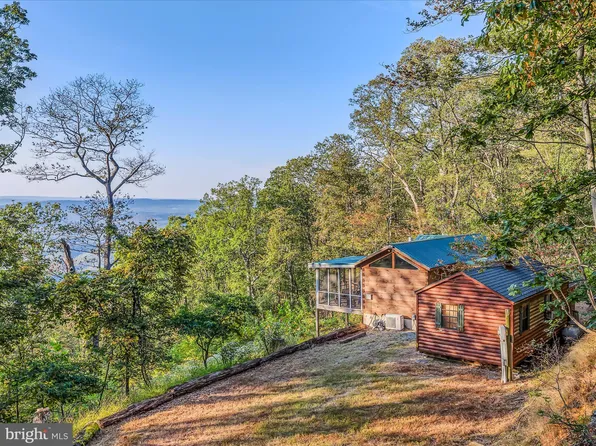 1800 Gamble Rd, Great Cacapon, WV 25422