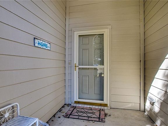 5th image of 10300 Oldham Ct