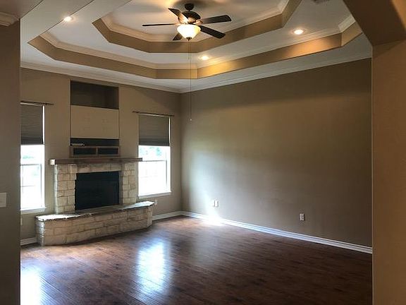 2nd image of 112 Winchester Pl