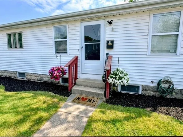 45 Allard St, Cranston, RI 02920