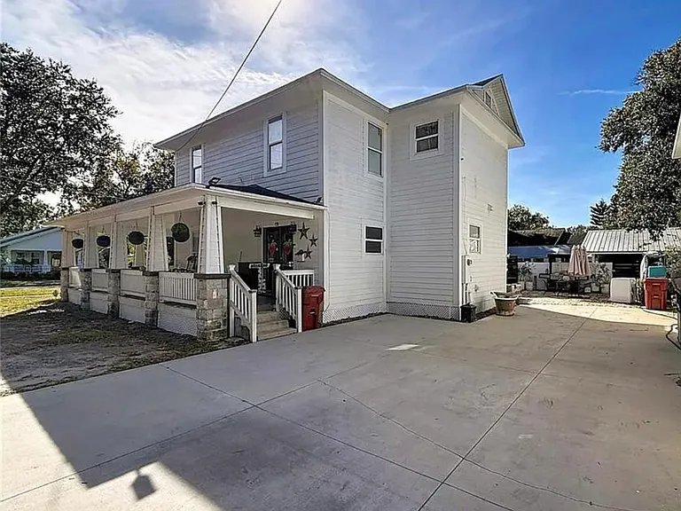 902 W Baker St — Photo 3