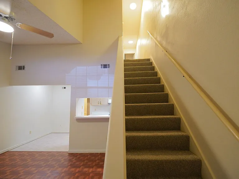 2335 Parrot Ln — Photo 12