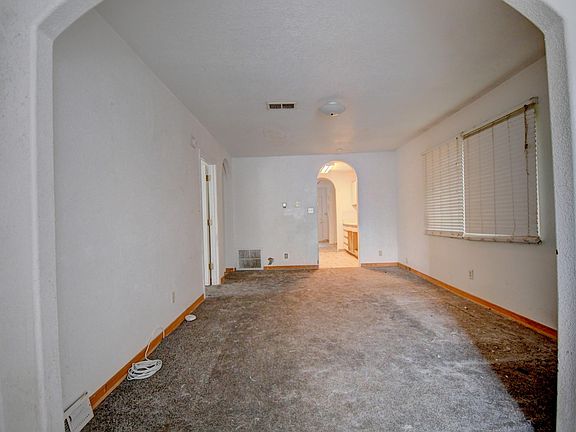 3rd image of 309 Princeton Dr SE