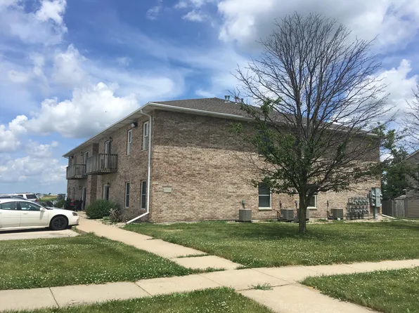 590 N Loves Rd, Cortland, IL 60112