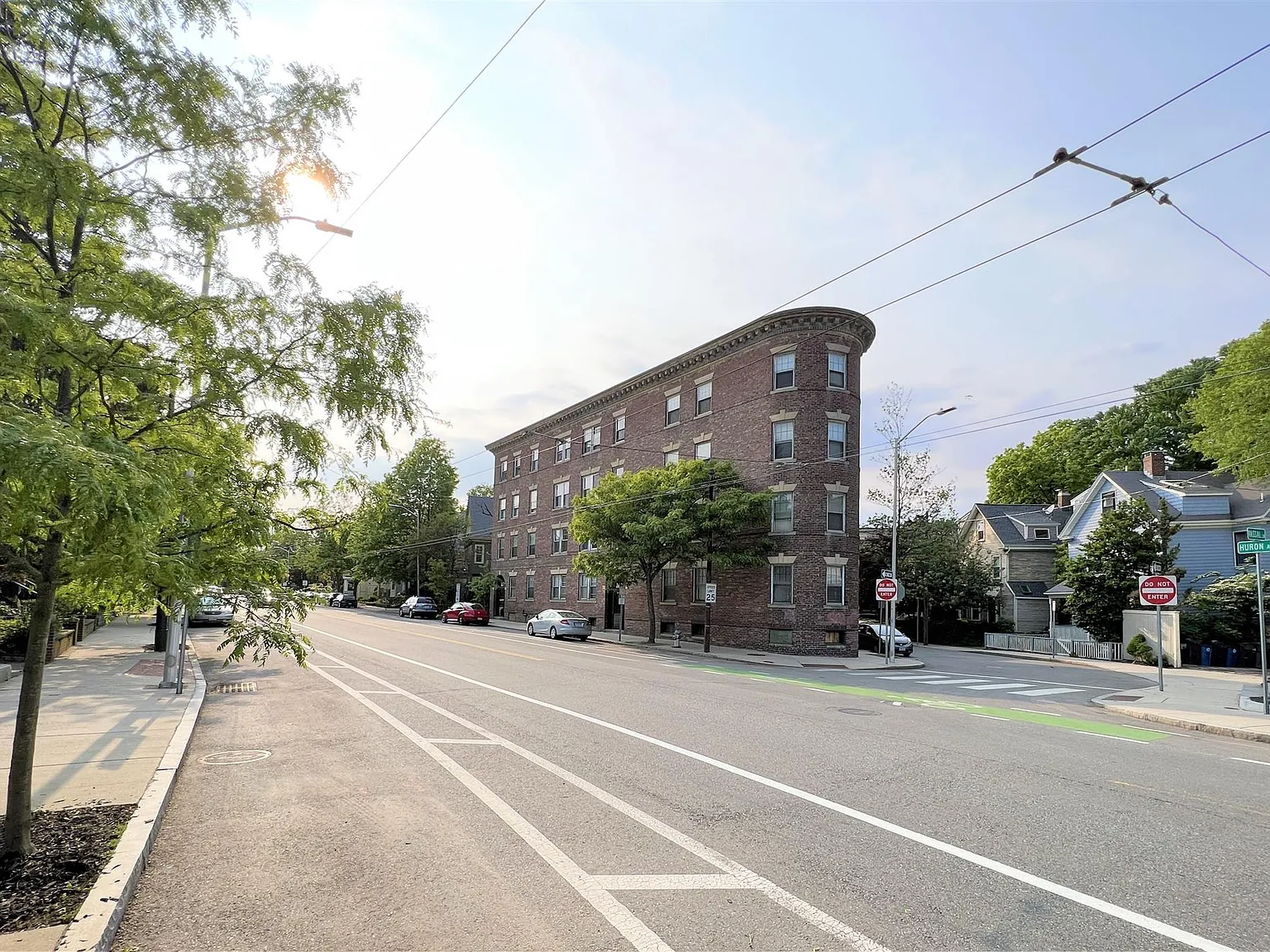 2 bed, 900 sqft, $3,600 — Photo 4