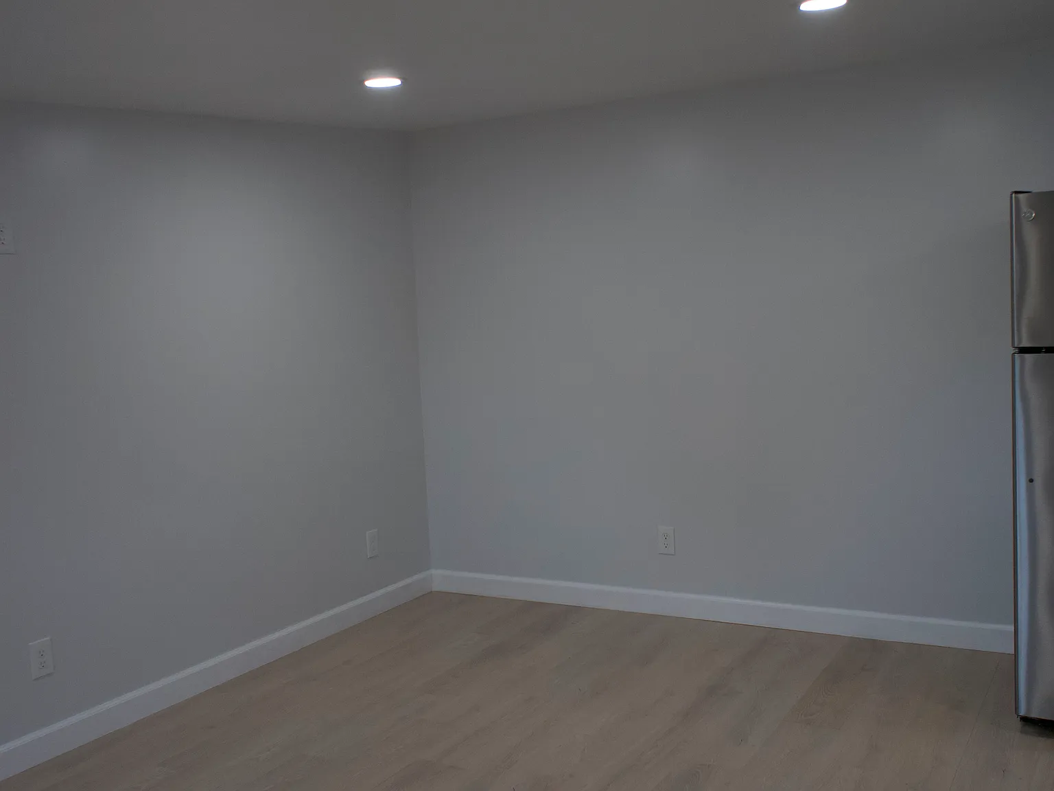 8642 San Luis Ave — Photo 3