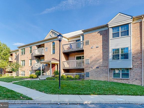 2nd image of 2 Banyan Wood Ct APT 204