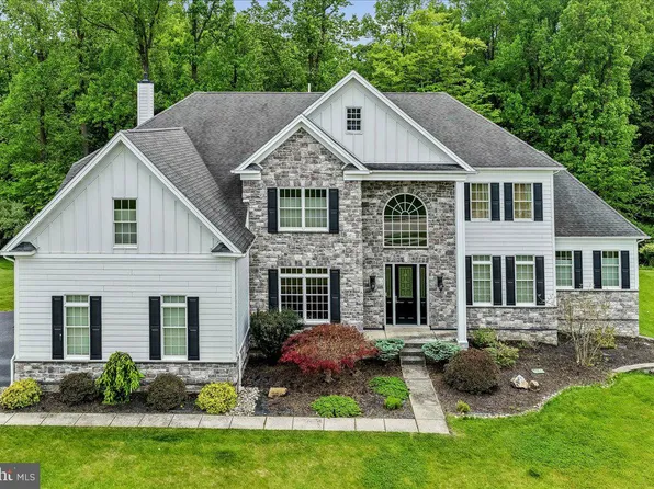 17 Evergreen Pl, Chadds Ford, PA 19317