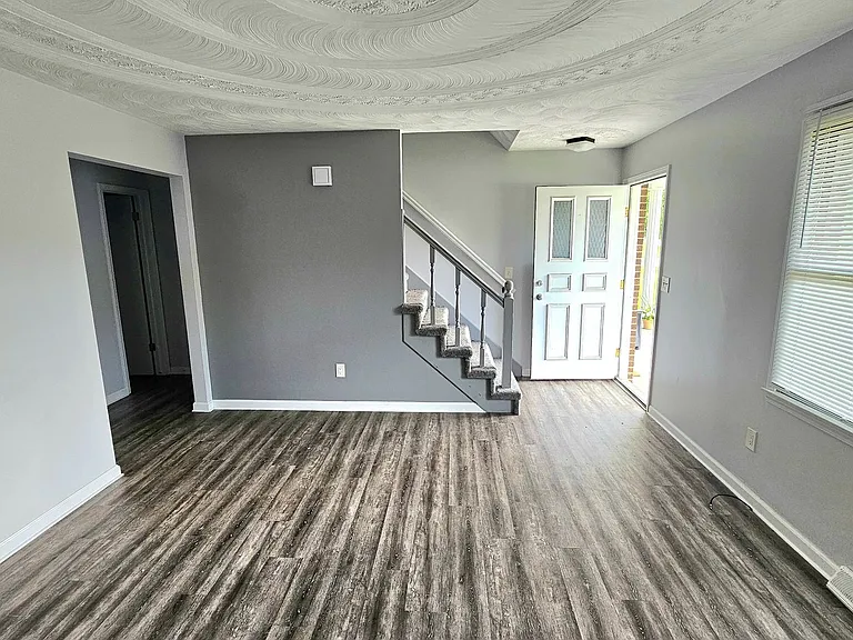 2380-2382 Haviland Ct — Photo 3