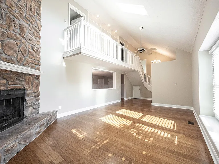 11704 Cameron Dr — Photo 19