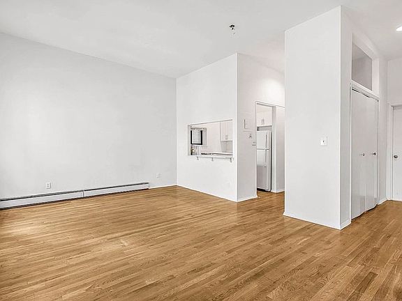 3rd image of 235 E 53rd St APT 3C