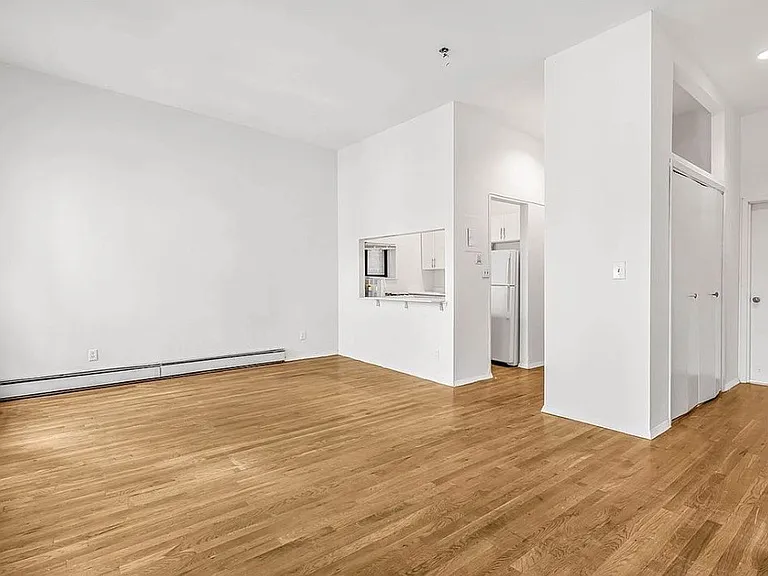 235 E 53rd St #3C — Photo 3