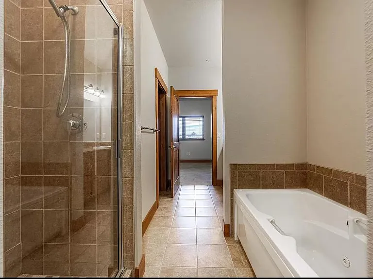 Silverleaf Dr — Photo 17