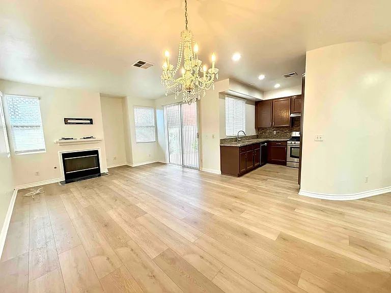 26009 Frampton Ave — Photo 5
