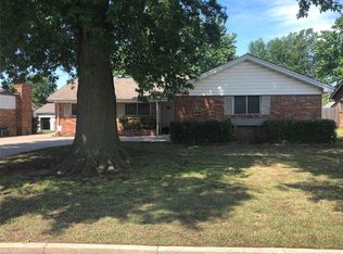 2410 S Hickory Ave, Broken Arrow, OK 74012
