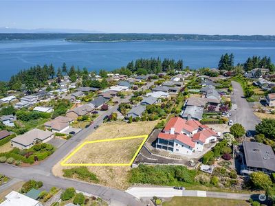 6001 Bayview Drive NE, Tacoma, WA, 98422