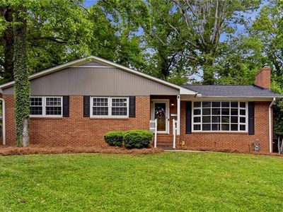 1000 Huntingdon Rd, Winston Salem, NC, 27104