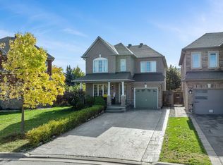 2182 Meadowglen Dr, Oakville, ON L6M 4C9