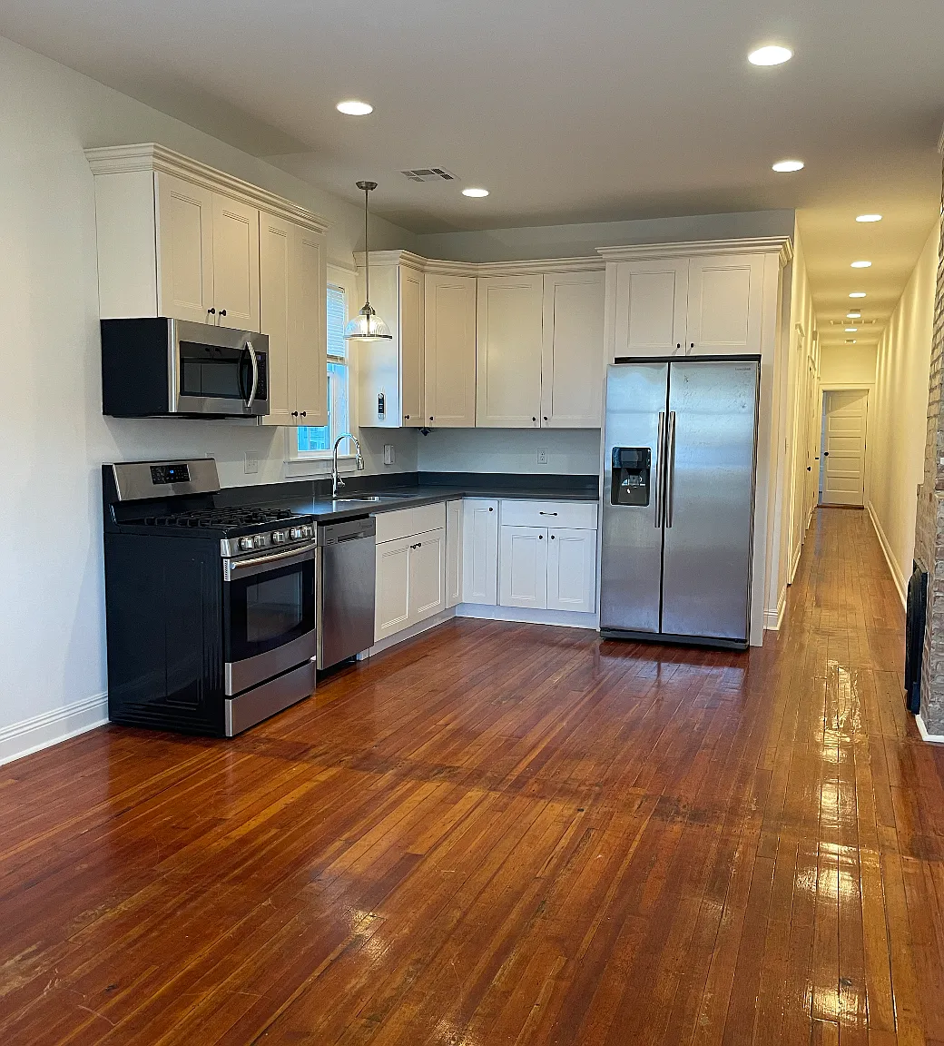 3 bed, 1000 sqft, $1,950 — Photo 3