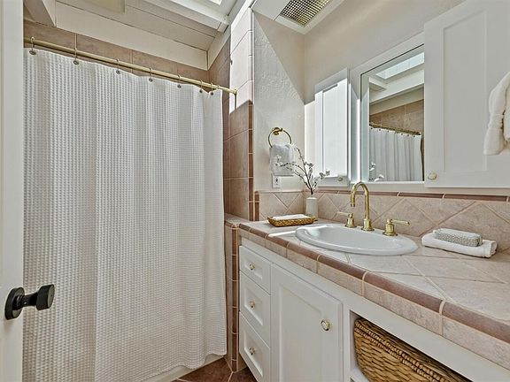 2nd image of 44 McAllister Ave