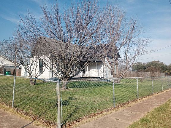 3rd image of 328 Taft St