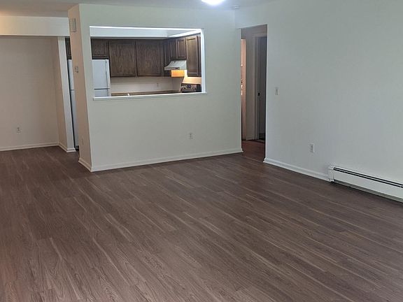 4th image of 1465 E Putnam Ave APT 509